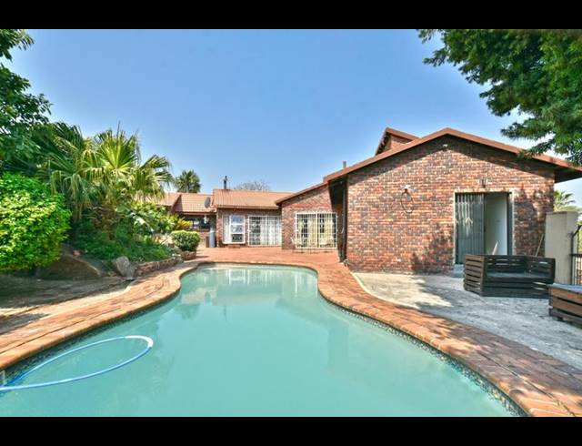 4 BEDROOM HOUSE FOR SALE IN GLENVISTA